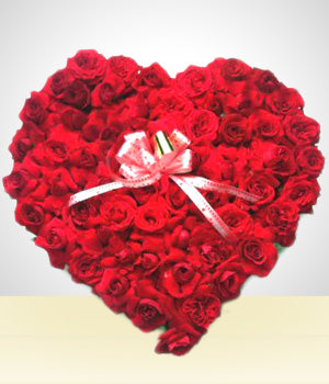 Touch of Love: 24 Roses Heart