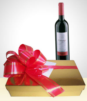 Caja de Bombones y Botella de Vino Tinto