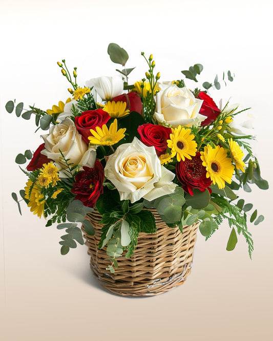 Charming Basket: Roses and Daisies