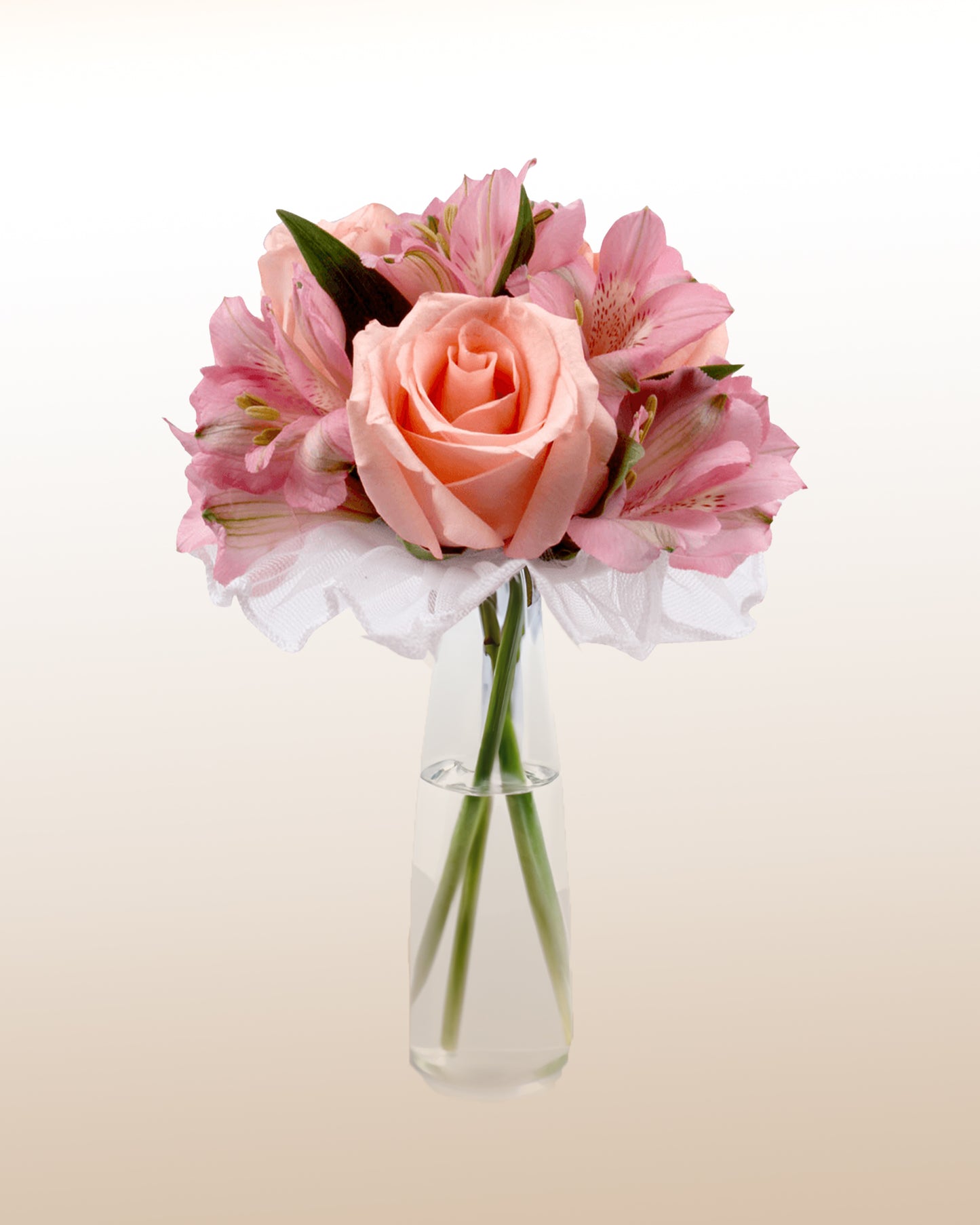 Delicatezza: composizione di 3 rose bicolori