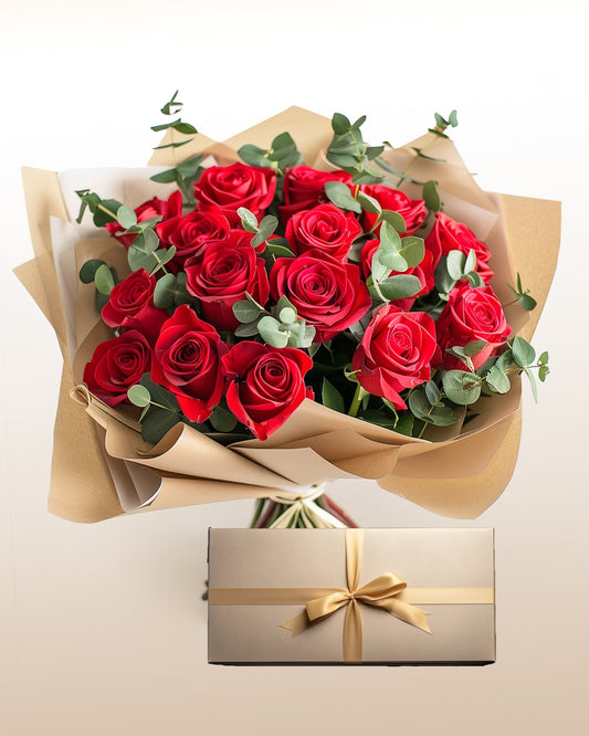 Deseos de Amor: Bouquet de 24 Rosas y Caja de Chocolates