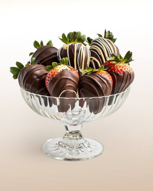 Erdbeeren mit köstlicher Schokolade überzogen
