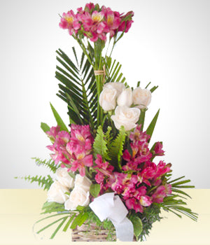 Arreglo de Condolencias con Astromelias Lilas y Rosas