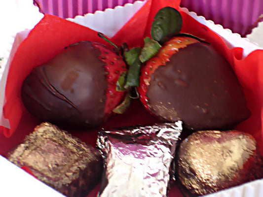 Delicious “EMILY” BOX (Strawberry)